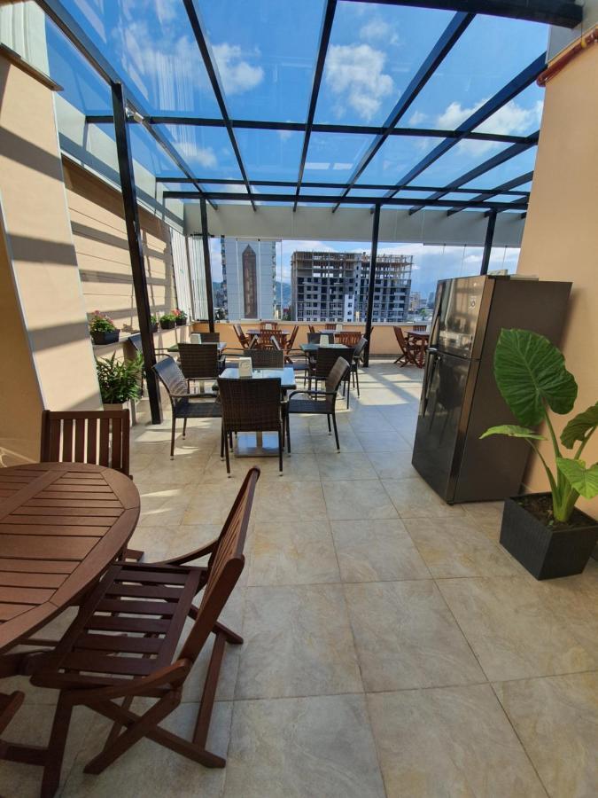 Blossom Hotel Batumi Eksteriør bilde